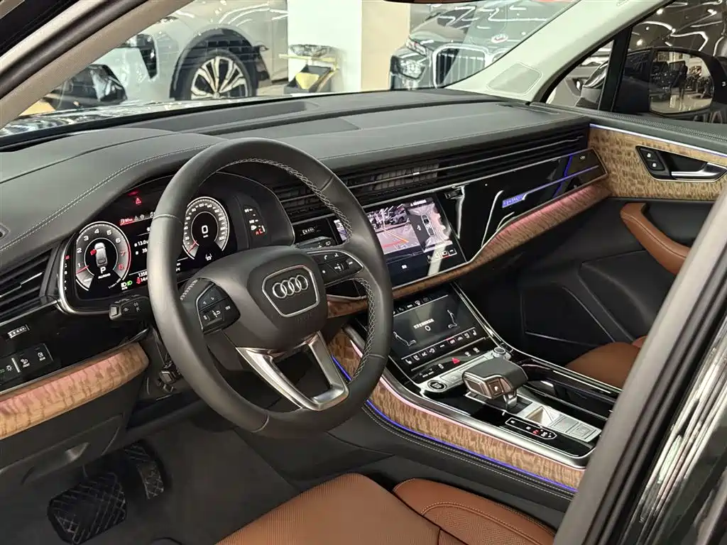 Audi Q7 2025 55 TFSI quattro S line Luxury