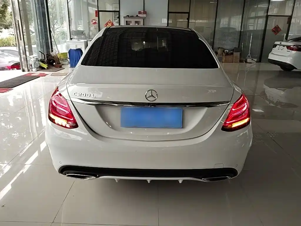 Mercedes-Benz C-Class — миниатюра 6