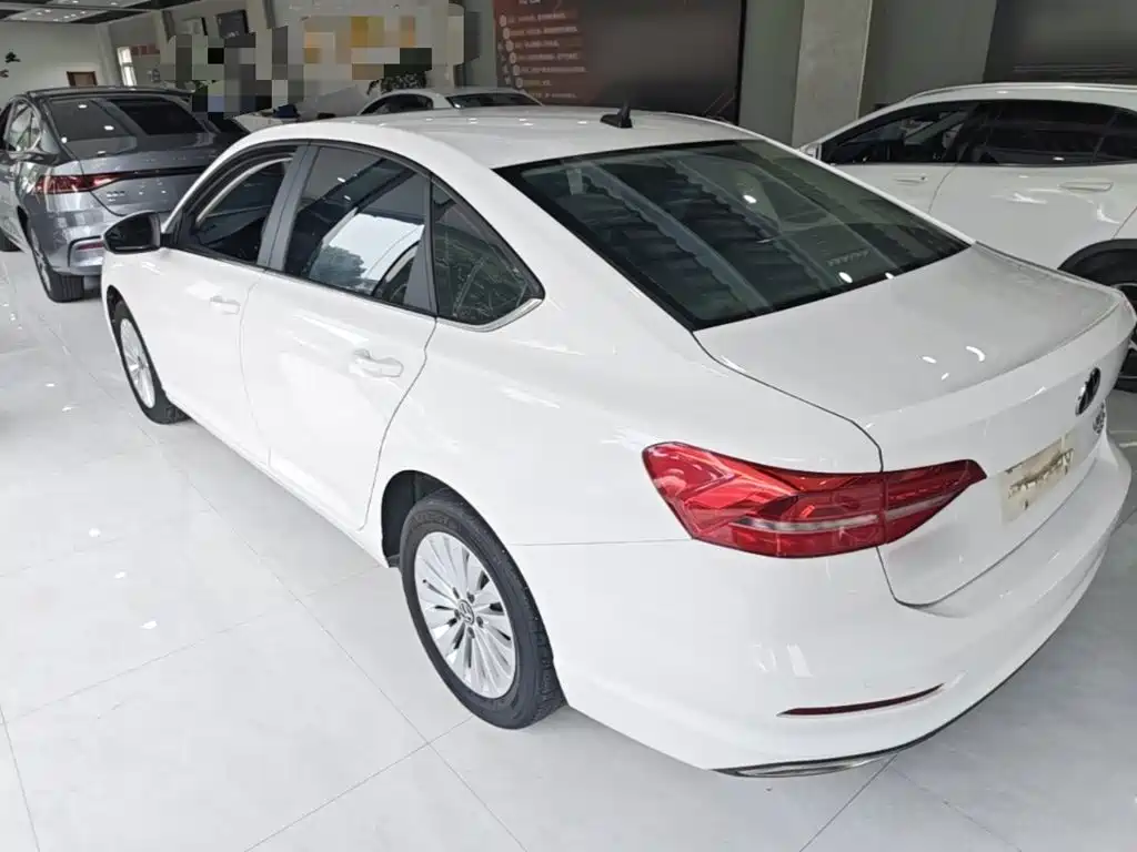 Volkswagen Lavida — миниатюра 5