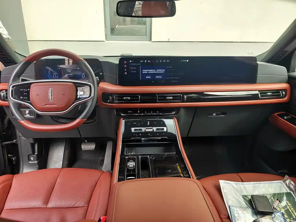 Lincoln Aviator — миниатюра 7