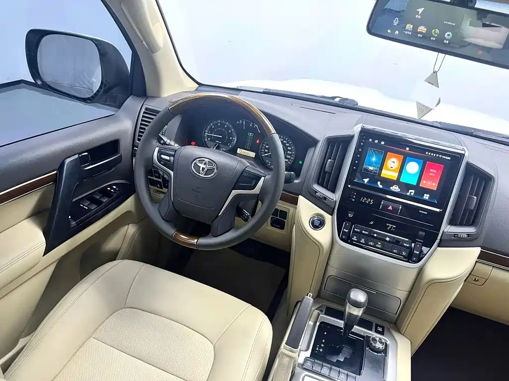 Toyota Land Cruiser — миниатюра 3