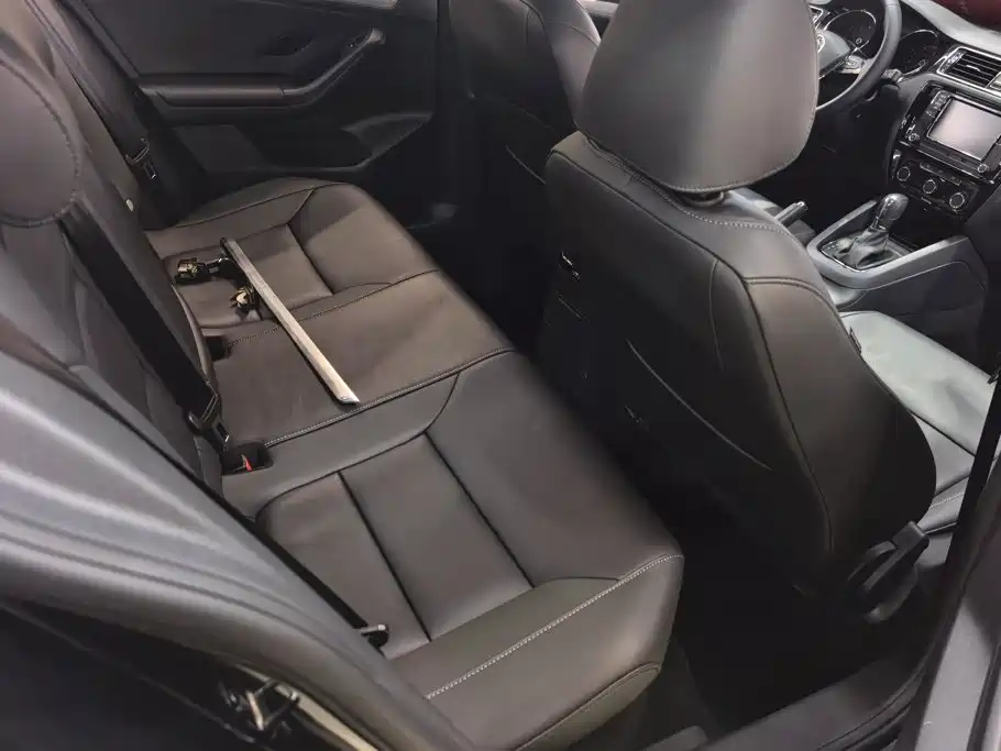 Volkswagen Sagitar — миниатюра 11