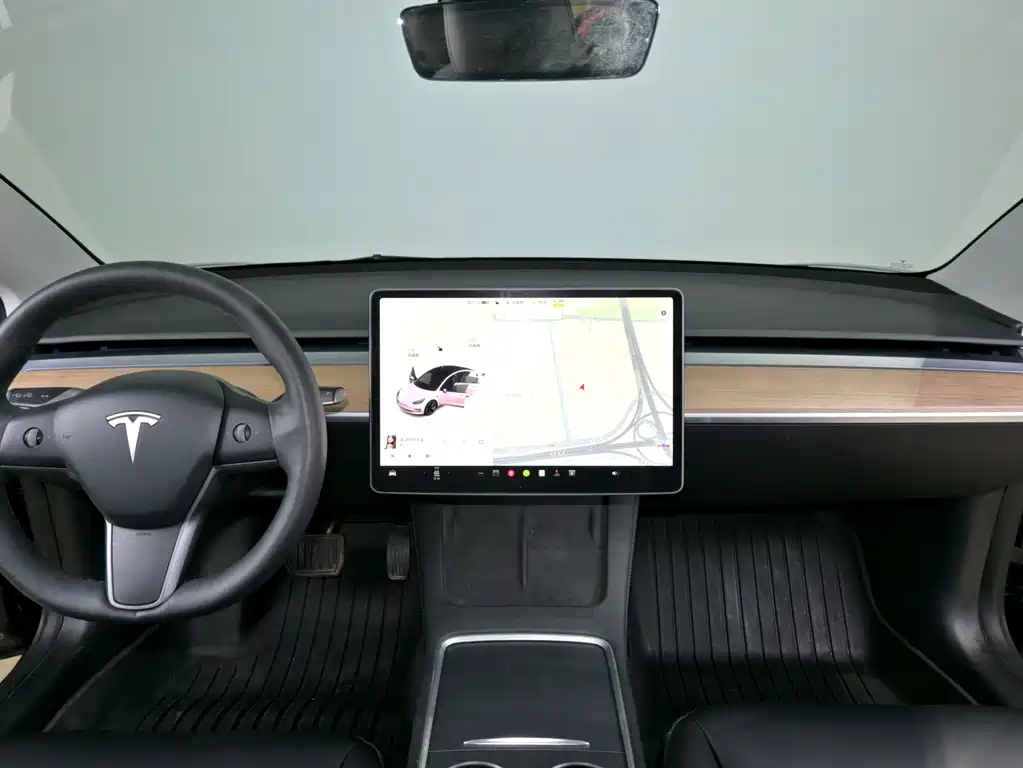 Tesla Model 3 — миниатюра 11
