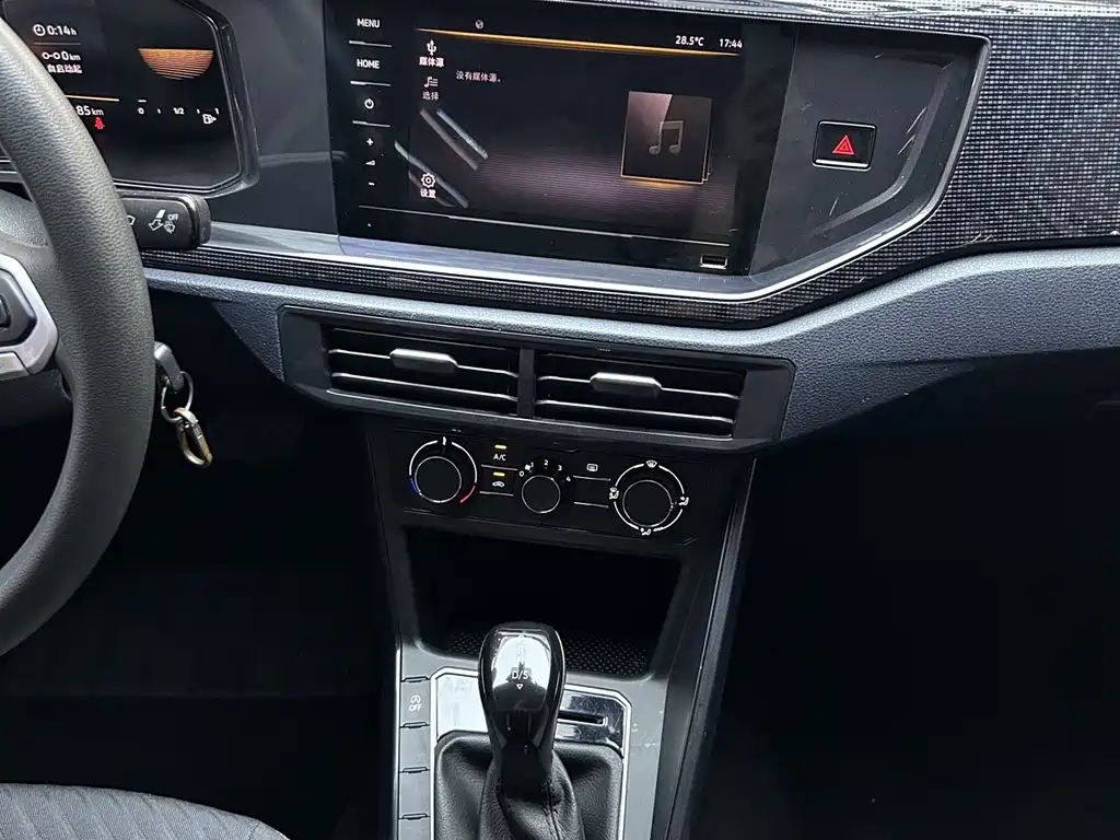 Volkswagen Lavida — миниатюра 17