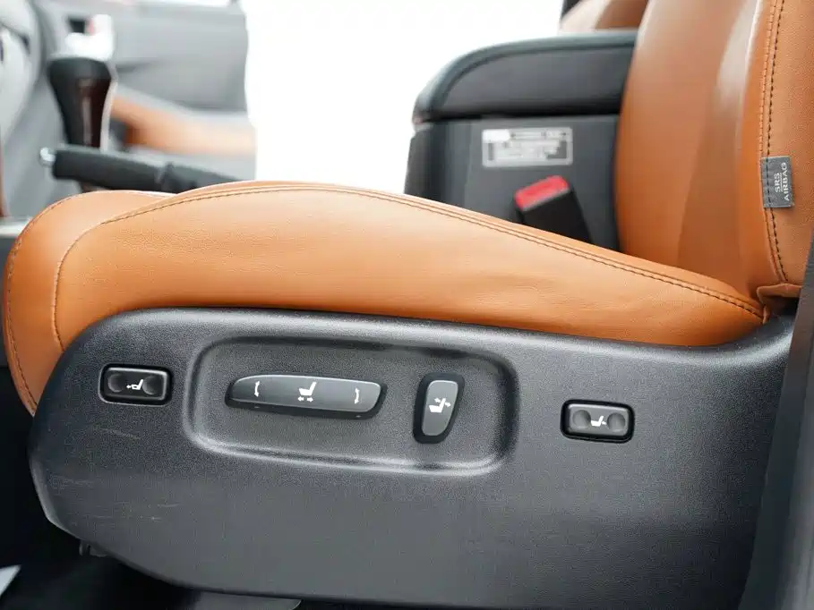 Lexus LX — миниатюра 11