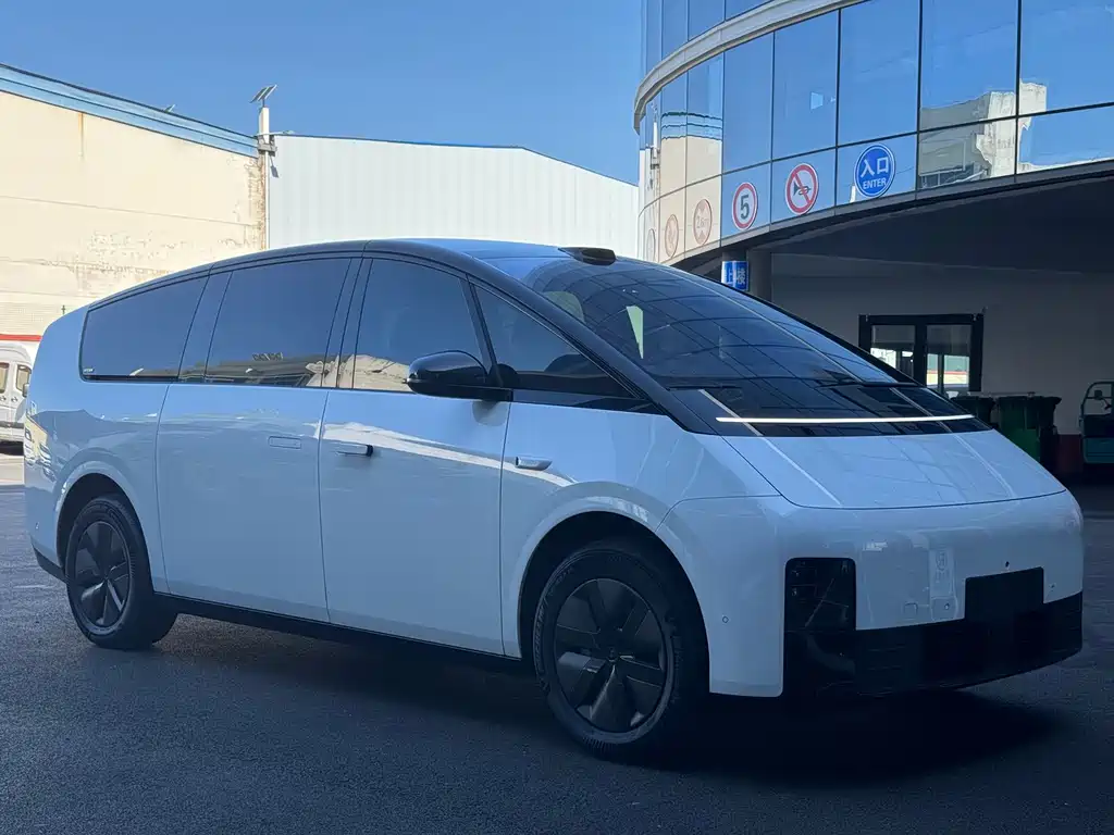 Li Auto Li MEGA — миниатюра 3
