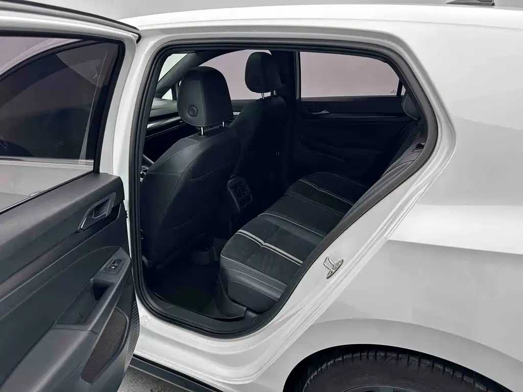Volkswagen Golf — миниатюра 12