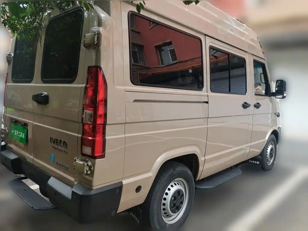 IVECO Daily — миниатюра 6