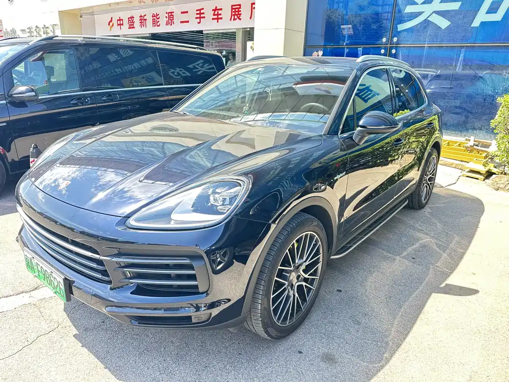 Porsche Cayenne Hybrid 2020