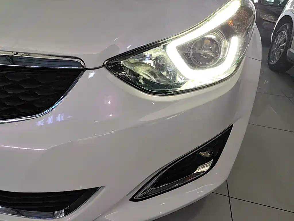 Hyundai Elantra Langdong — миниатюра 24