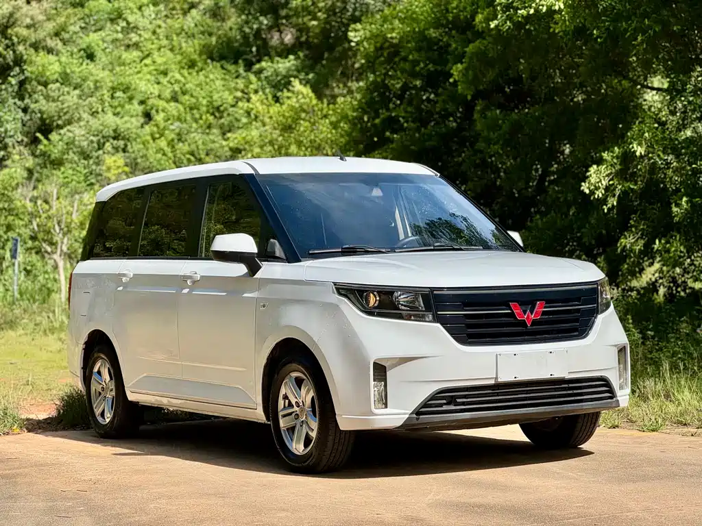 Wuling Hongguang PLUS — миниатюра 3