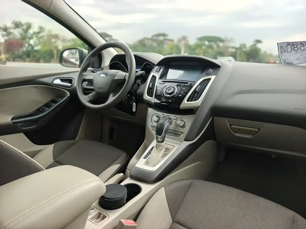 Ford Focus — миниатюра 8