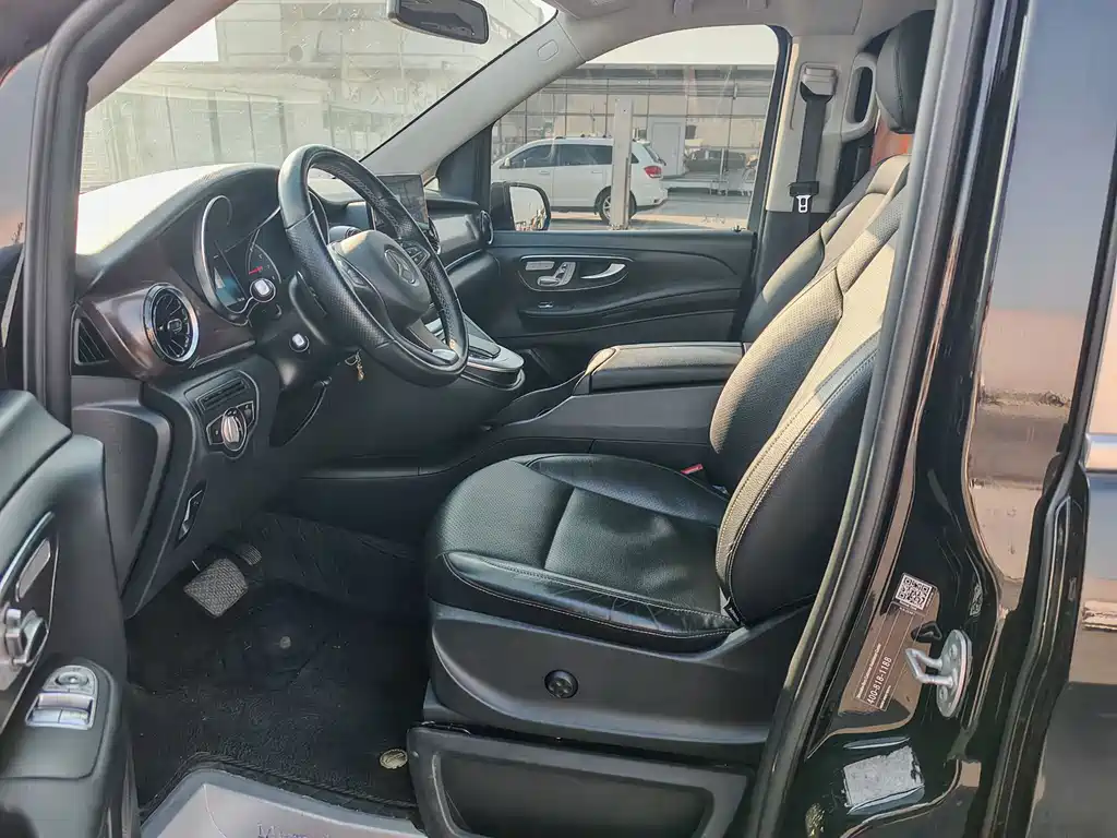 MERCEDES-BENZ V CLASS