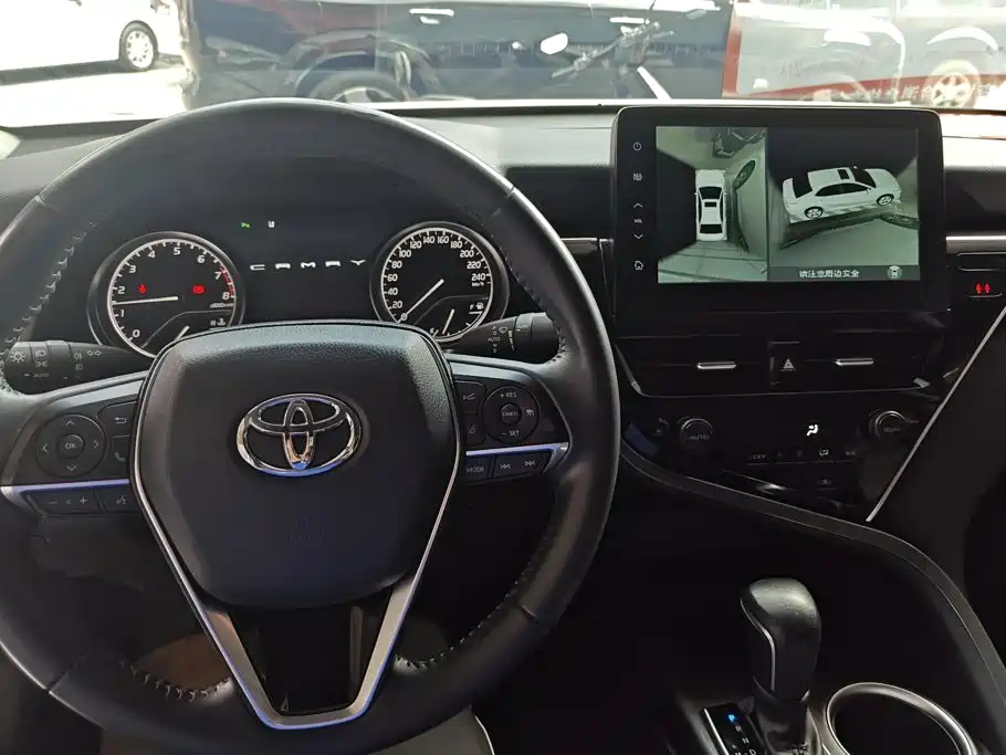Toyota Camry — миниатюра 12