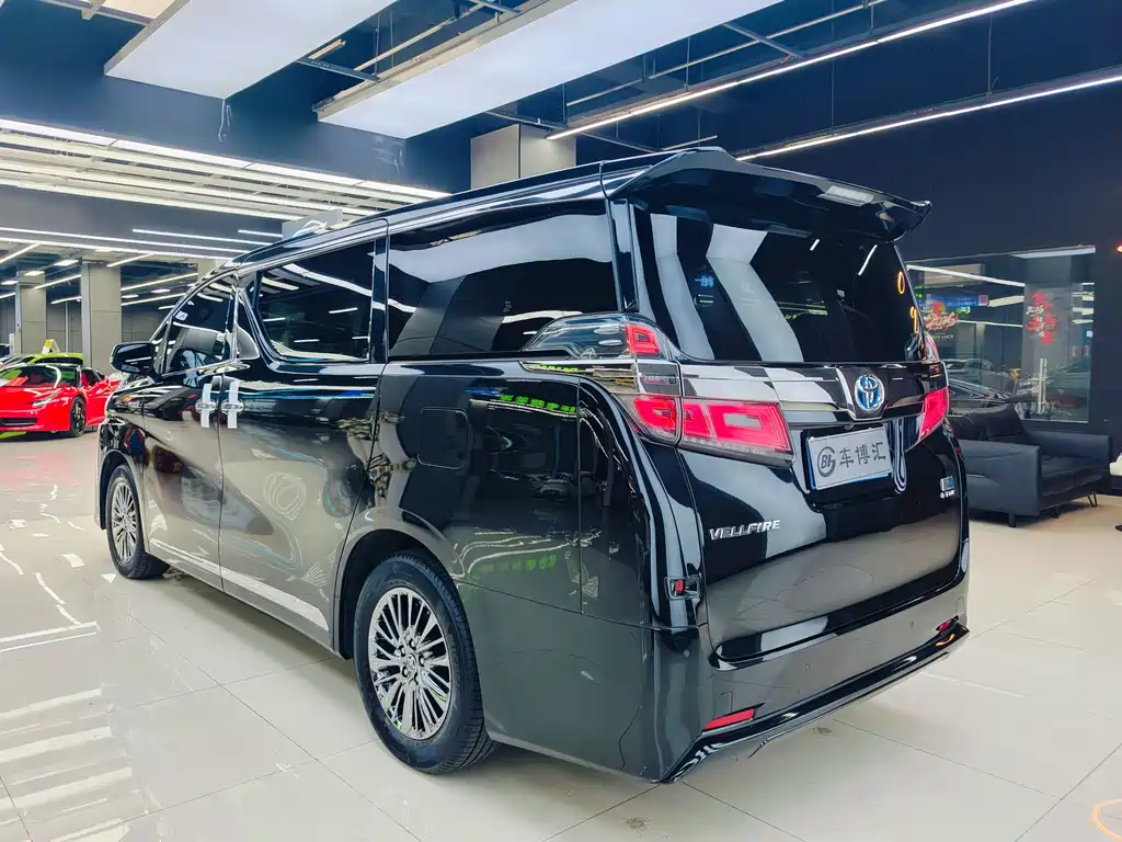 Toyota Vellfire 2020 2.5L HV Luxury