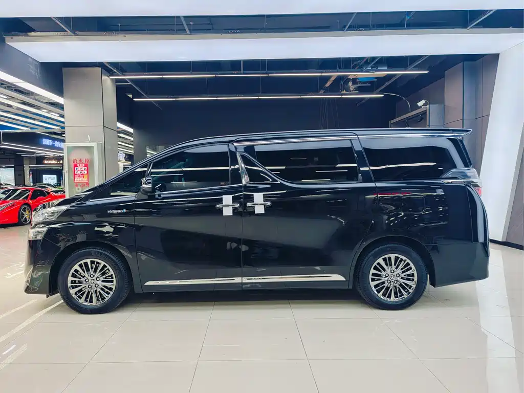 Toyota Vellfire 2020 2.5L HV Luxury