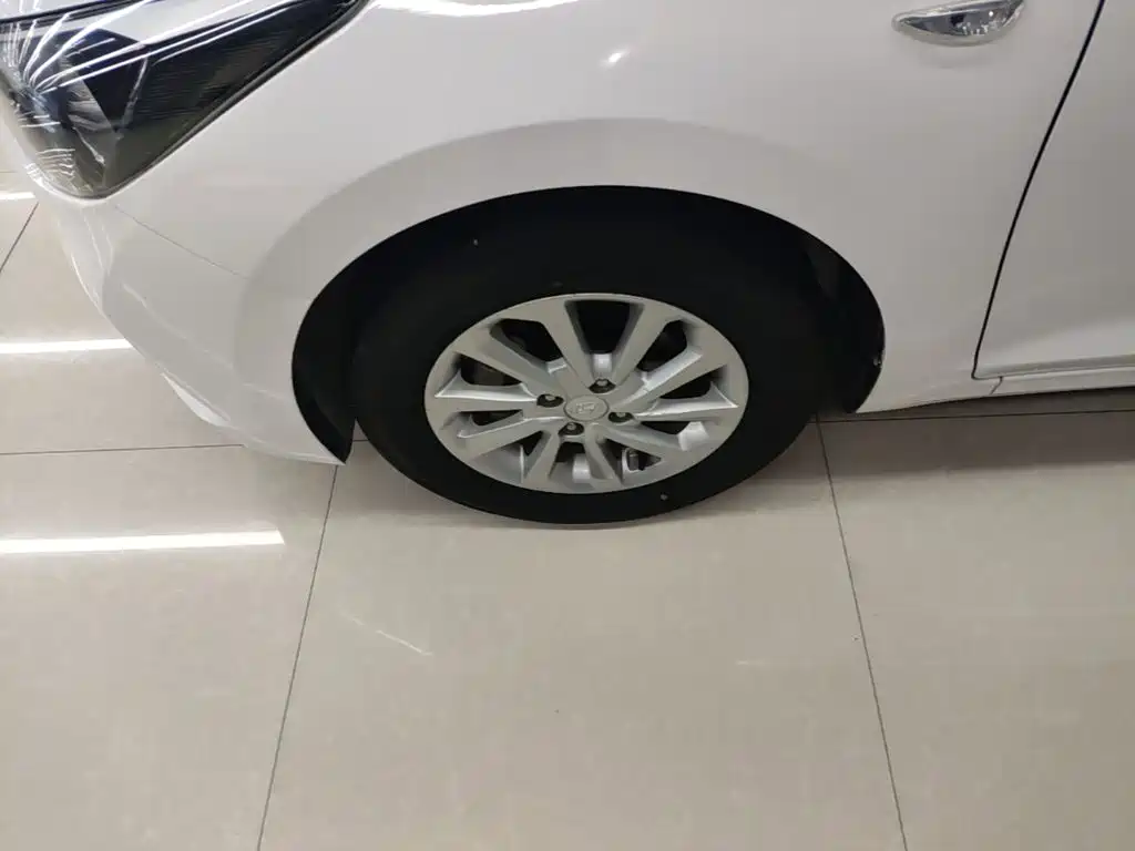 Hyundai Verna — миниатюра 23