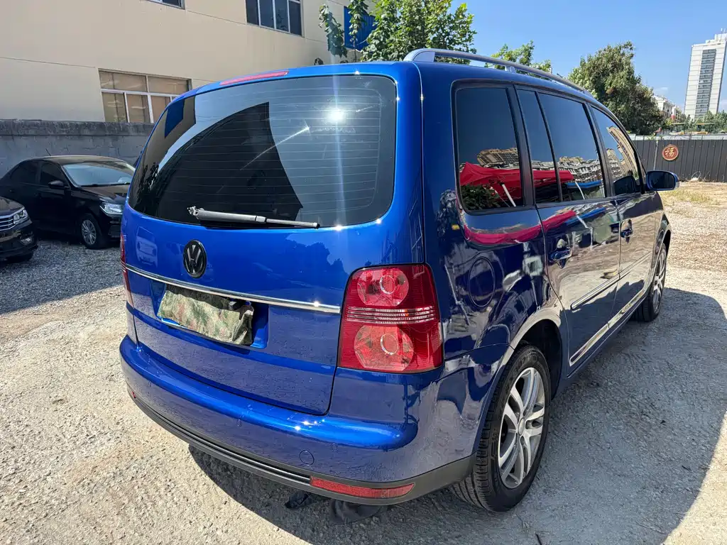 Volkswagen Touran — миниатюра 4