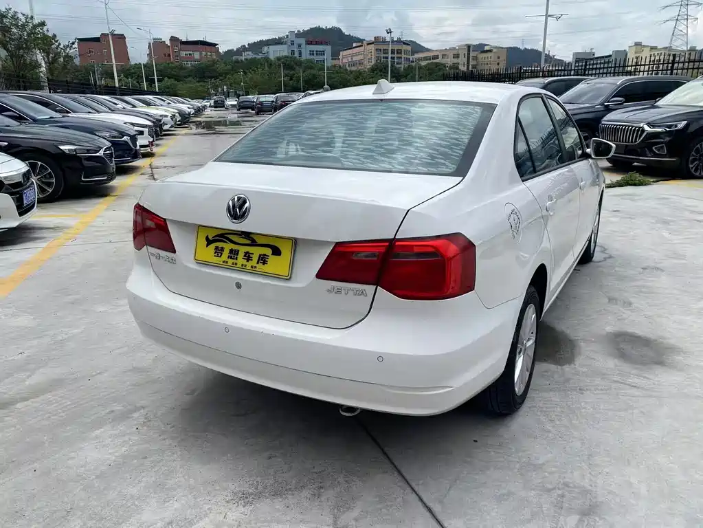Volkswagen Jetta — миниатюра 3