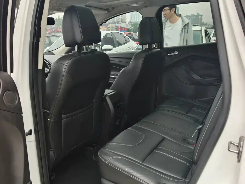 Ford Kuga — миниатюра 11