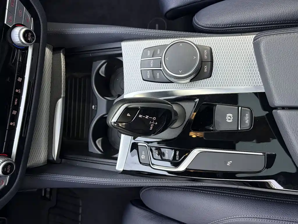 BMW 5 Series (Import) — миниатюра 8