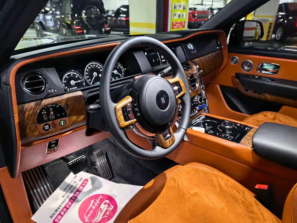 Rolls-Royce Cullinan — миниатюра 7