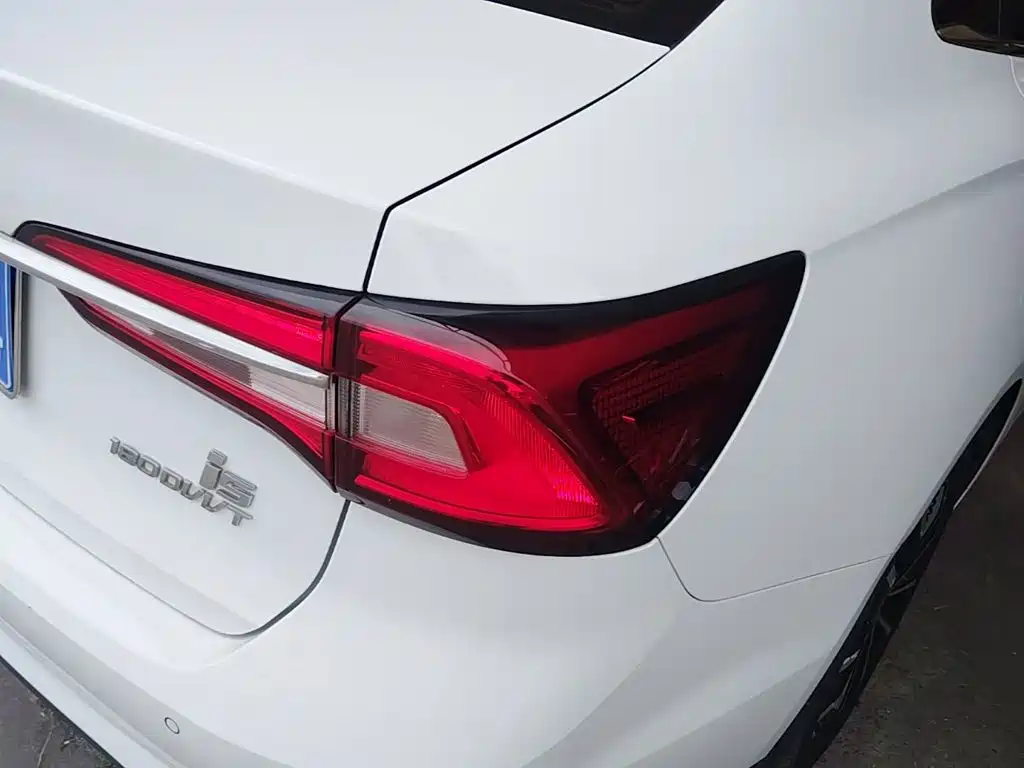 Roewe i5 — миниатюра 8