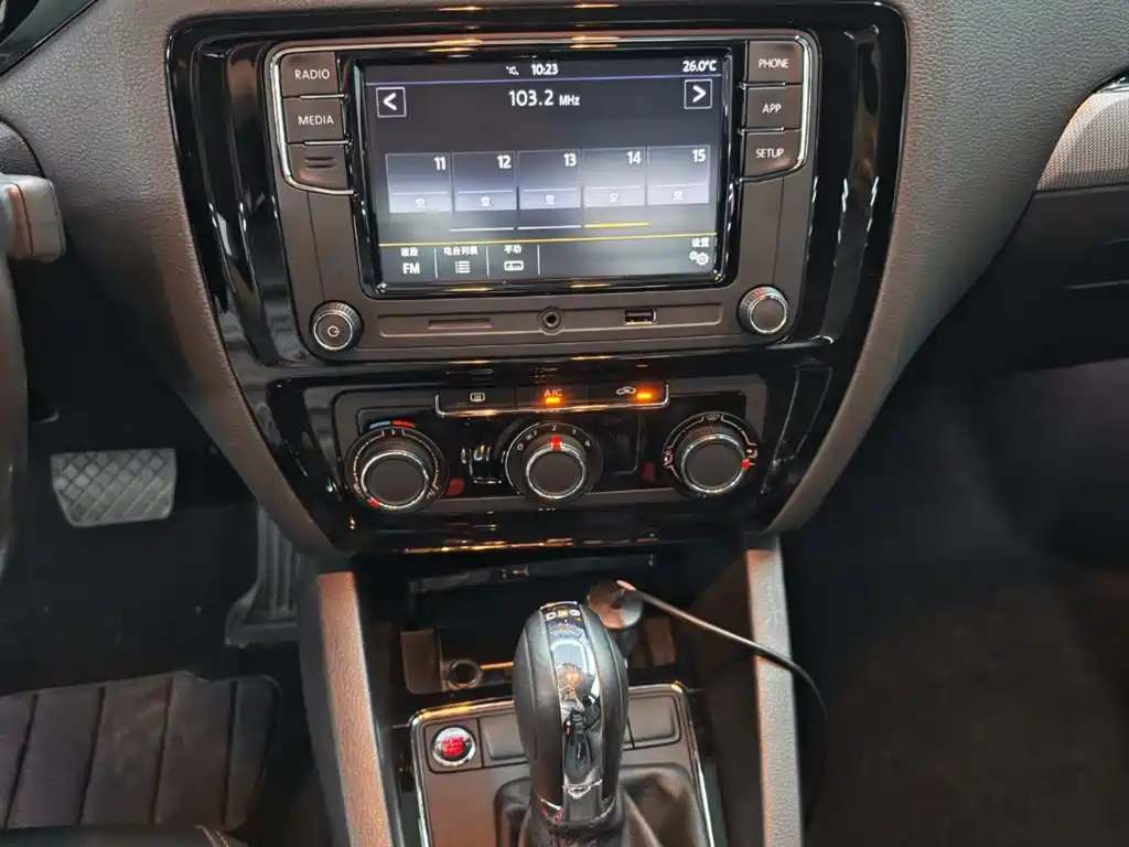 Volkswagen Sagitar — миниатюра 12