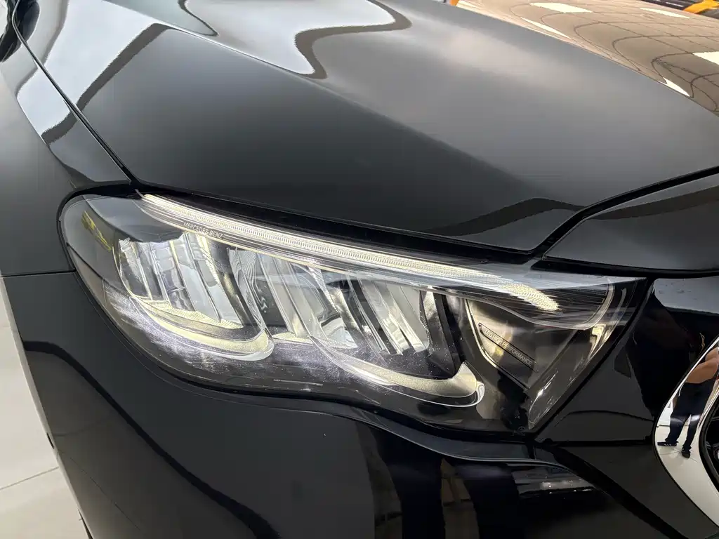Mercedes-Benz E-Class — миниатюра 9