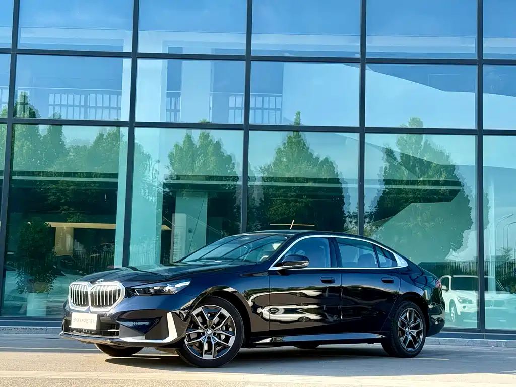 BMW 5 Series 2025
