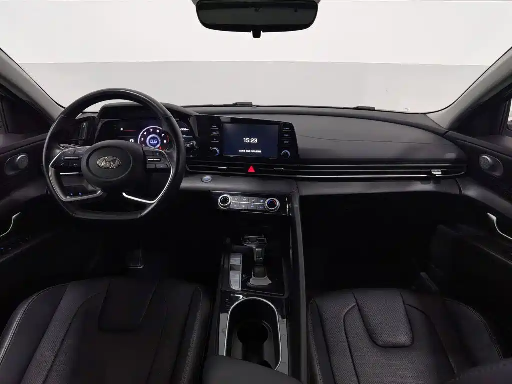 Hyundai Elantra — миниатюра 5