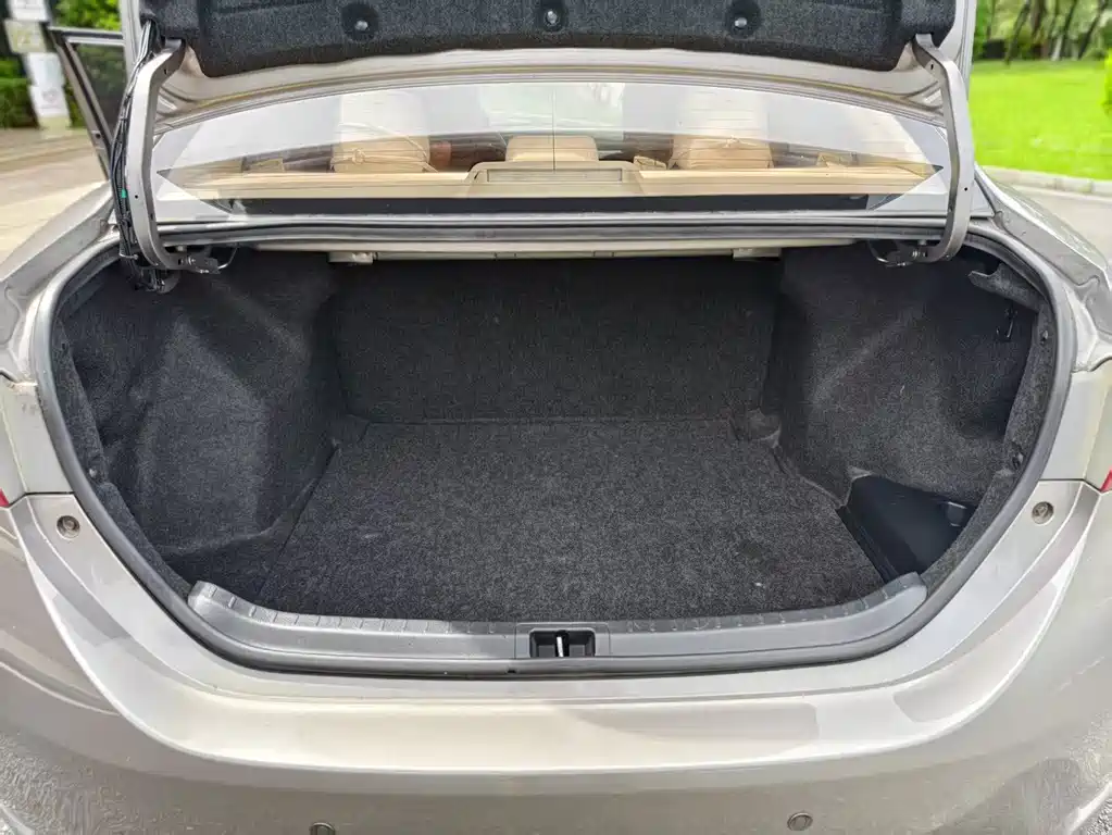 Toyota Corolla — миниатюра 14