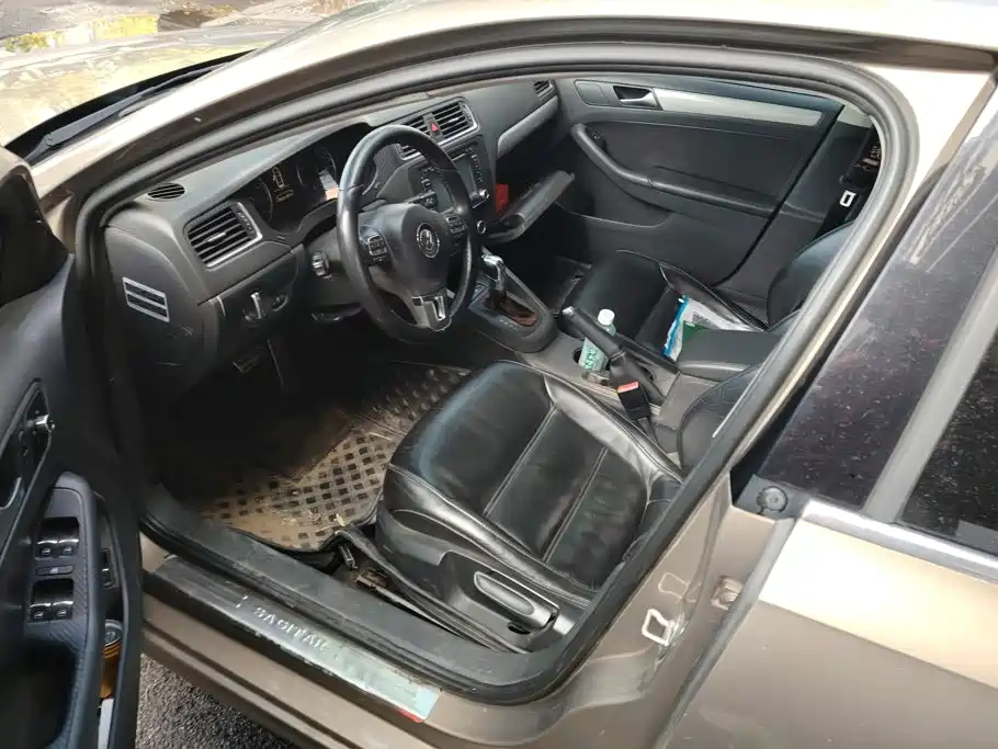 Volkswagen Sagitar — миниатюра 9