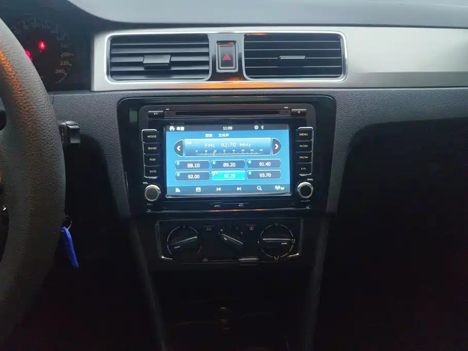 Volkswagen Santana — миниатюра 13