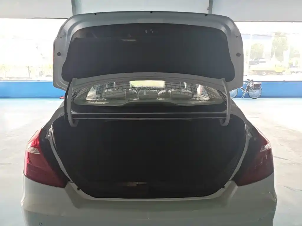 Geely Emgrand — миниатюра 19