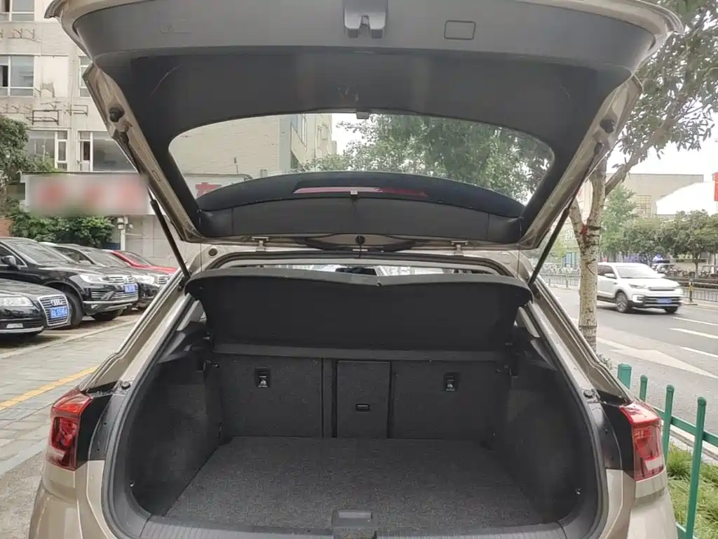Volkswagen T-Roc — миниатюра 19