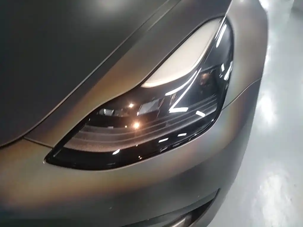 Tesla Model 3 — миниатюра 24