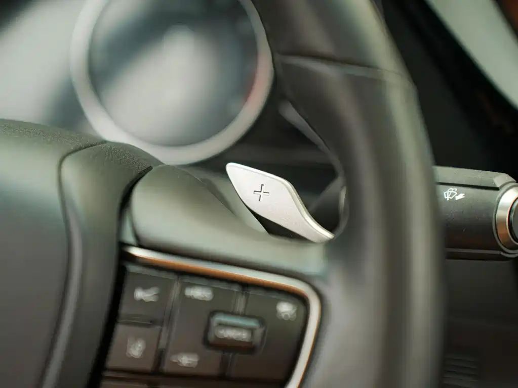 Lexus ES — миниатюра 21