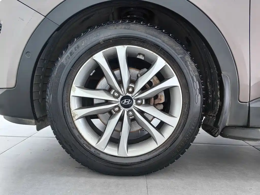 Hyundai Santa Fe — миниатюра 17