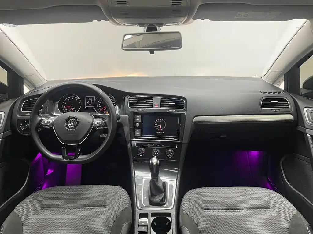 Volkswagen Golf — миниатюра 12