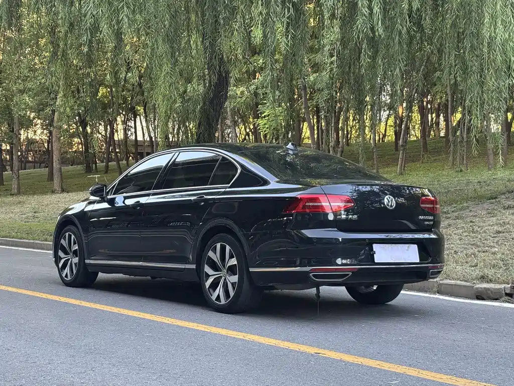 Volkswagen Magotan — миниатюра 4