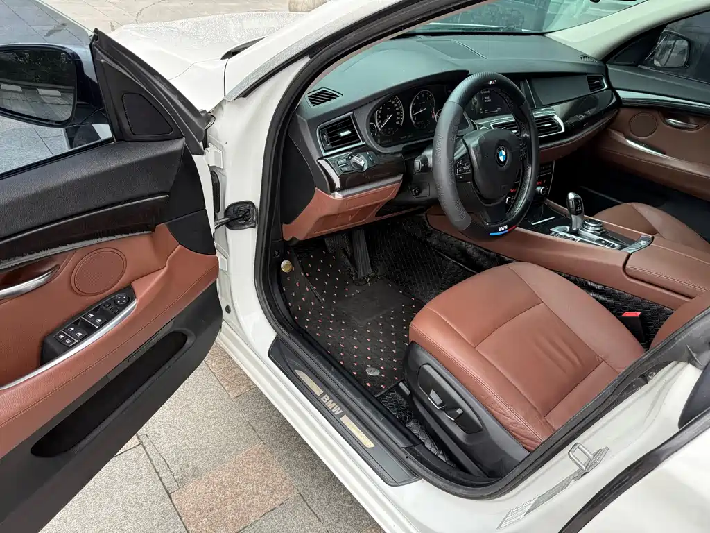 BMW 5 Series GT 5 GT 2014 535i Lead