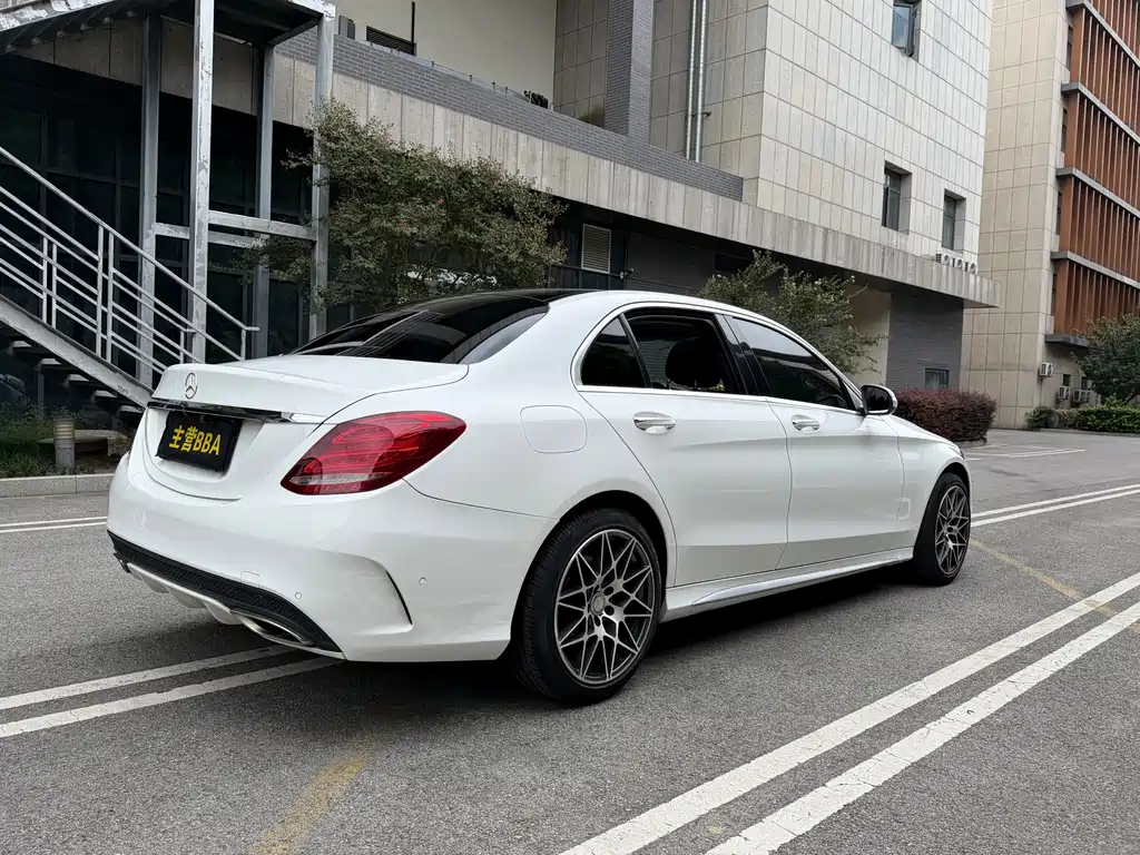Mercedes-Benz C-Class — миниатюра 18