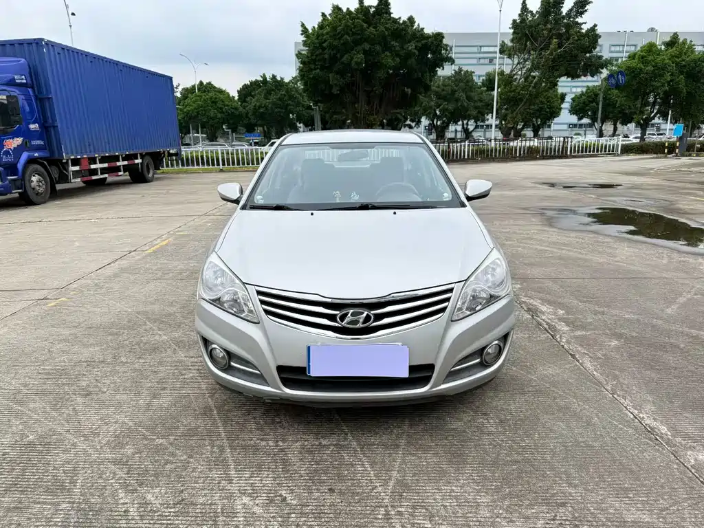 Hyundai Elantra — миниатюра 2