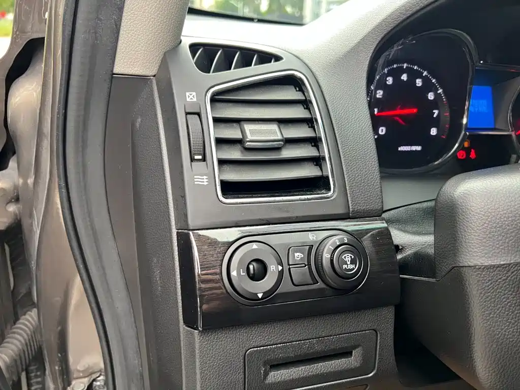 Chevrolet Captiva — миниатюра 8