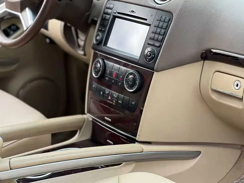 Mercedes-Benz GL-Class — миниатюра 5