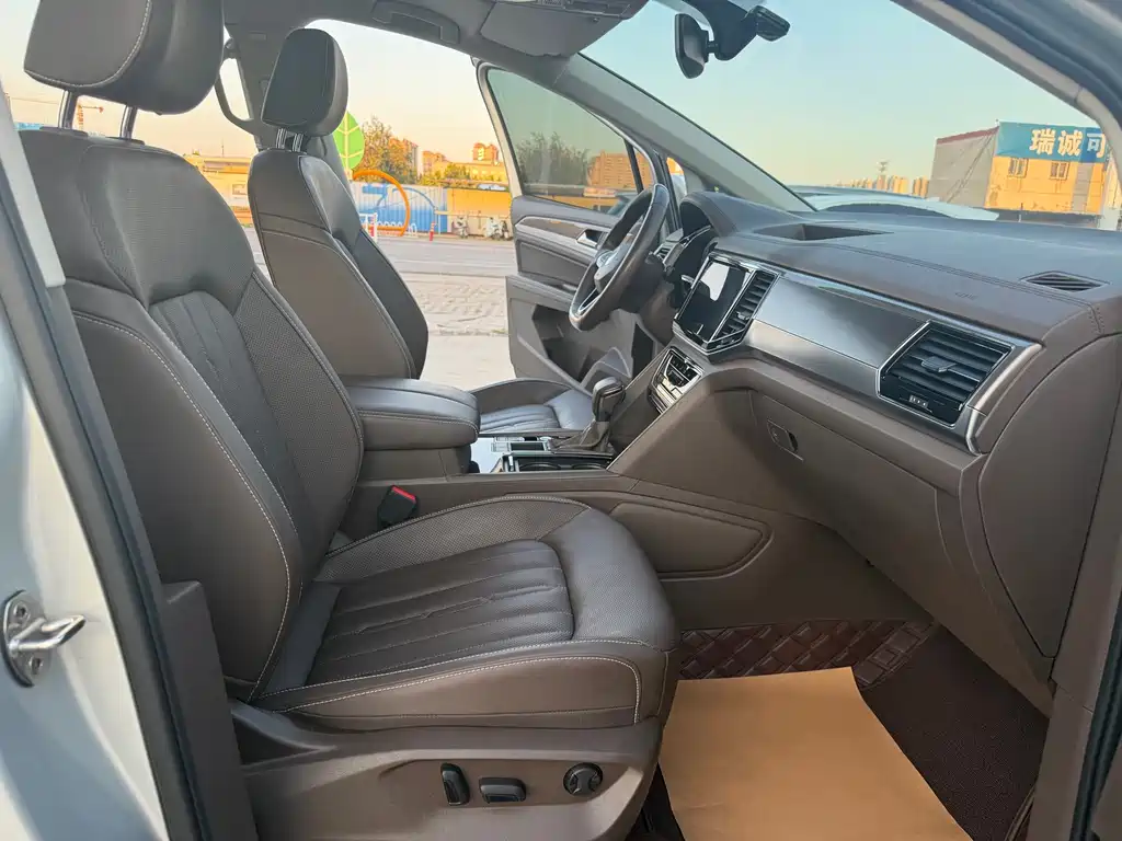 Volkswagen Viloran — миниатюра 12