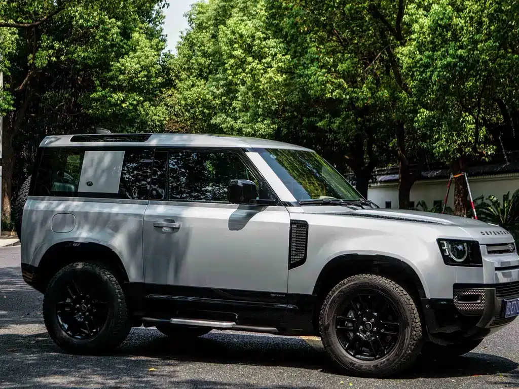 Land Rover Defender — миниатюра 7