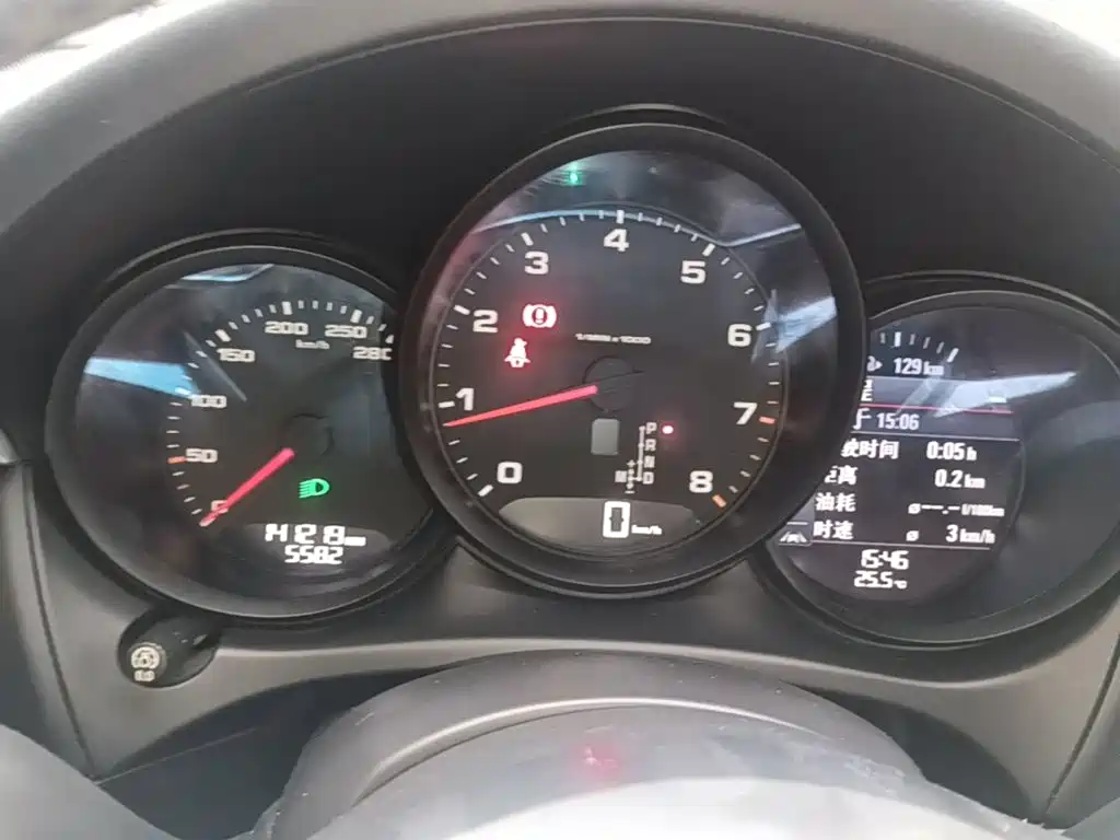 Porsche Macan — миниатюра 12