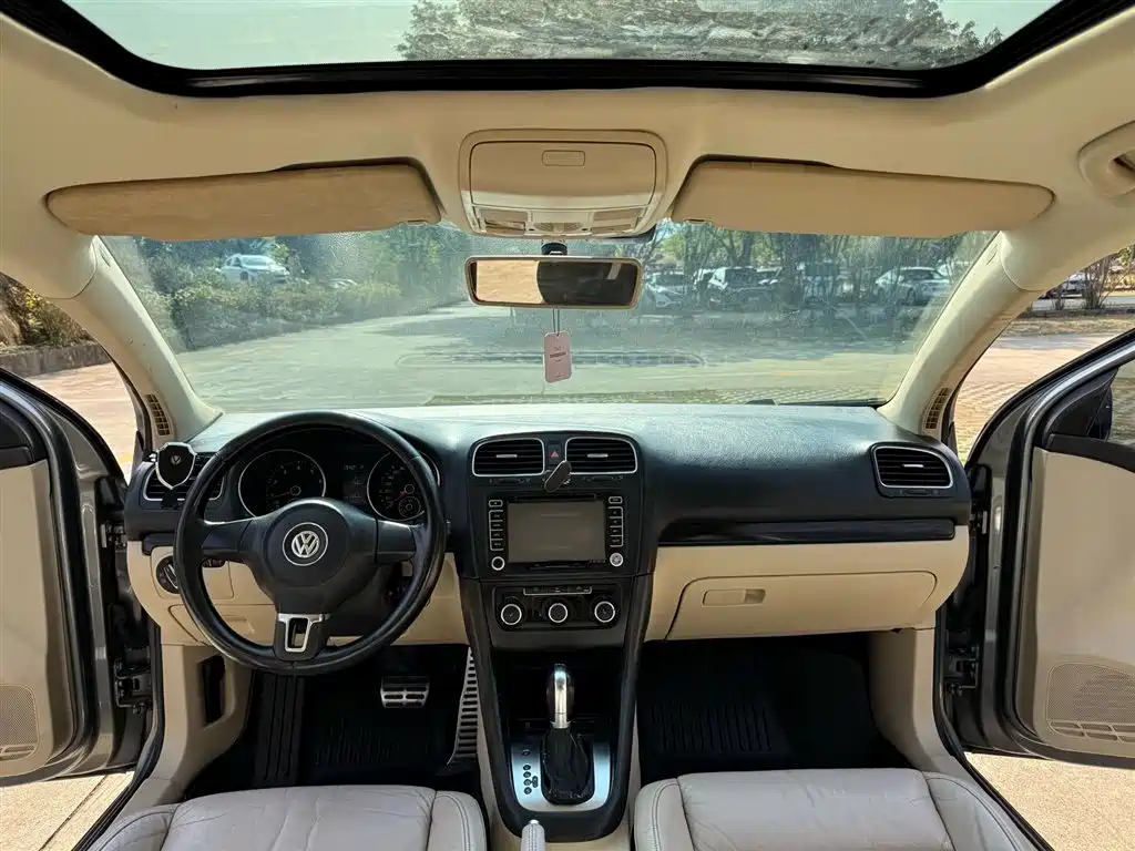 Volkswagen Golf 2011 1.4TSI AT Comfort